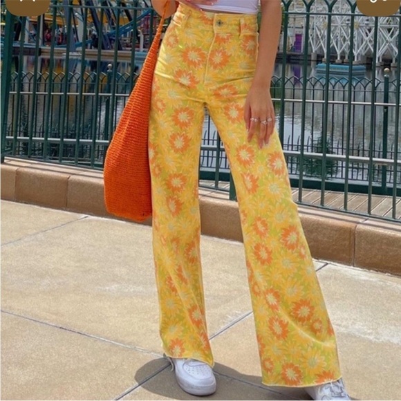 ZARA- The Marine Straight Sunflower Yellow Jeans - Size 2 - Picture 8 of 9